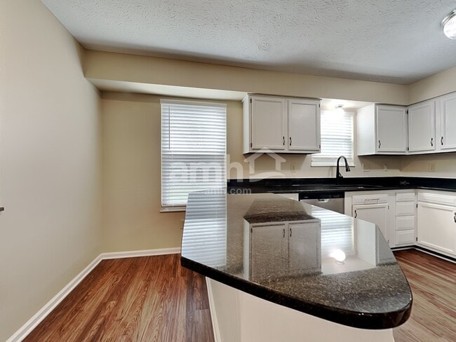 Photo - 1469 Dunwoodie Ct