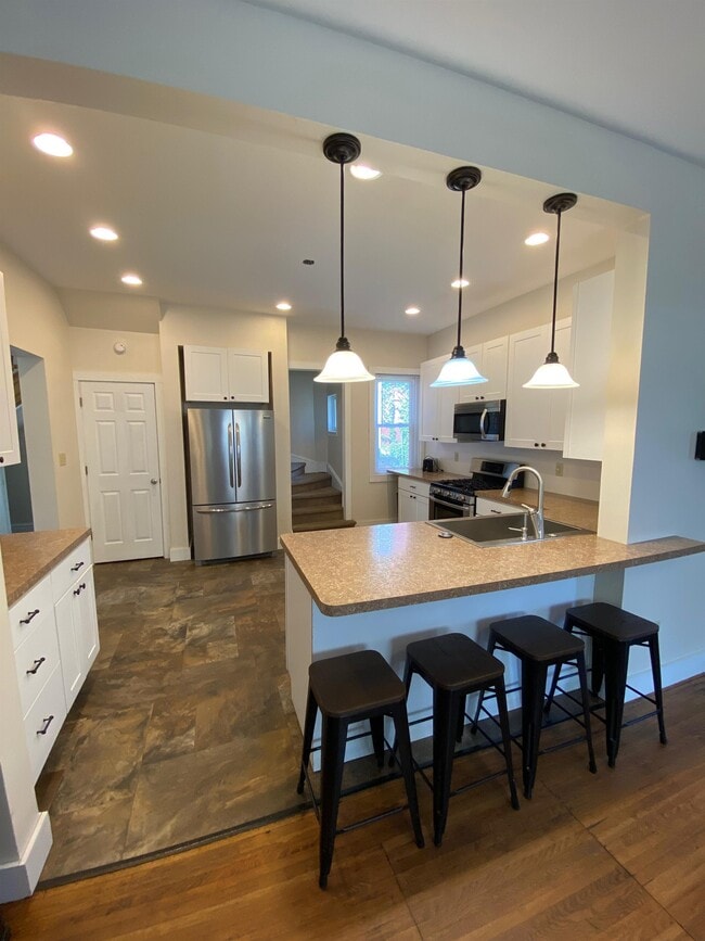 Photo - 738 W 3rd St