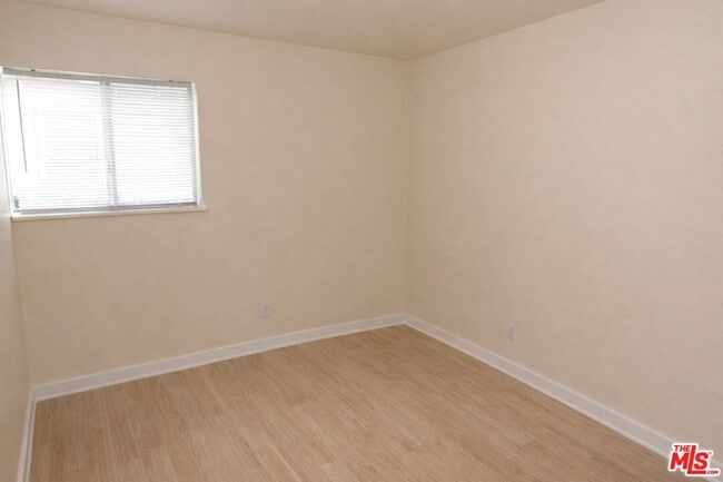 Photo - 2461 Workman St Unit 5