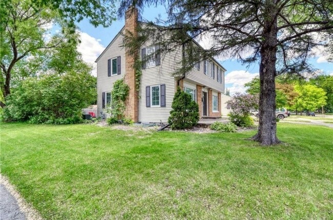 Photo - 5 bed 2 bath house close to Concordia and MSUM