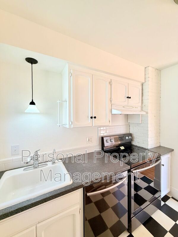 Photo - 209 W 35th St