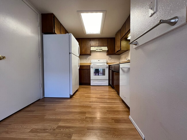Building Photo - 220 Ellingson Dr Rental