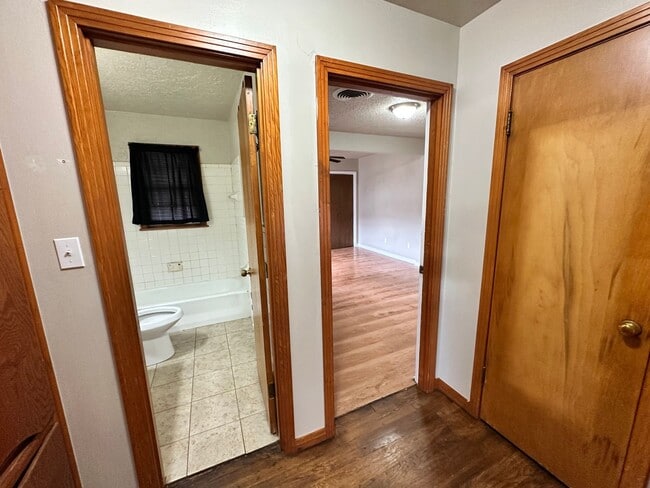 Photo - 1908 Currie Ln