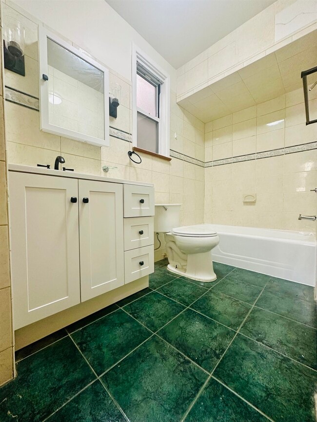 Photo - 2105 Palisade Ave Unit 1