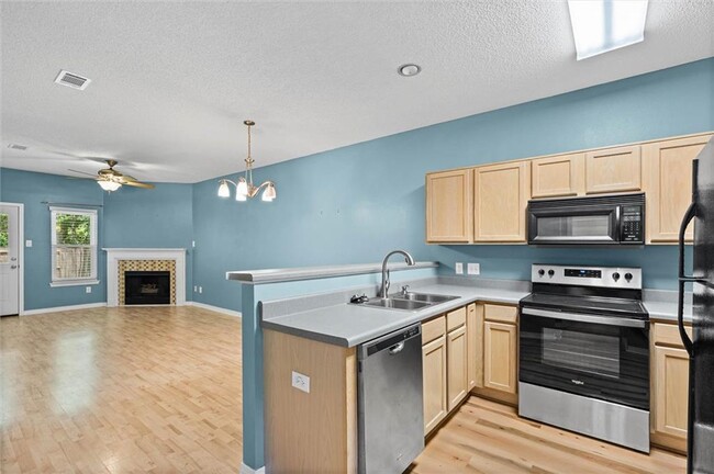 Photo - 732 Willow Bridge Dr W