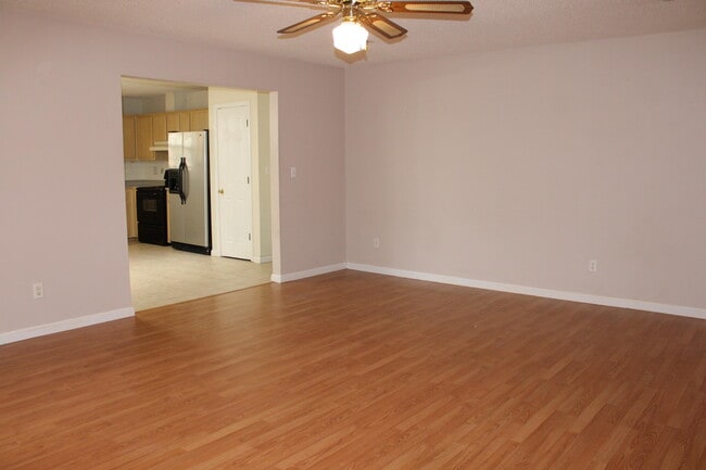 Photo - 305 Ashley Dr