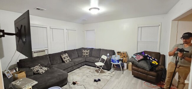 Building Photo - 157 N 15th St Unit 2 Rental