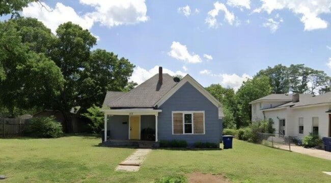 Photo - 413.5 E Washington Ave