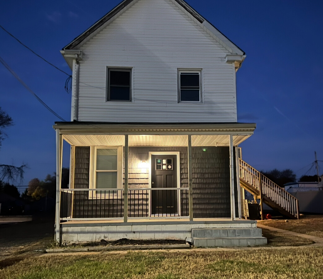 Photo - 135 Roosevelt Ave Townhome