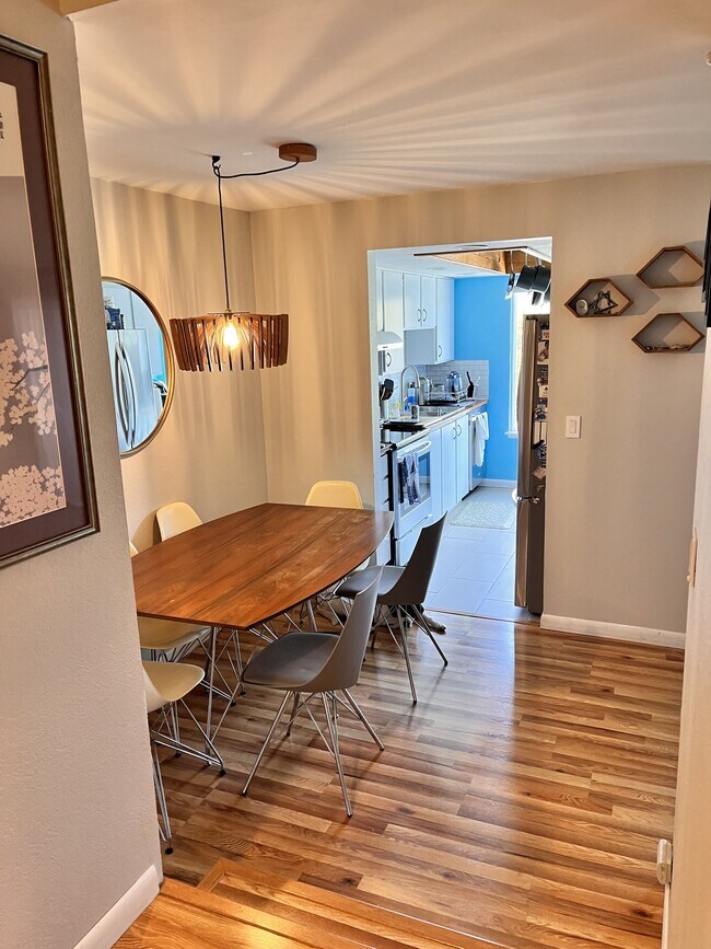 Dining Room - 2421 SW Trenton St Unit 209