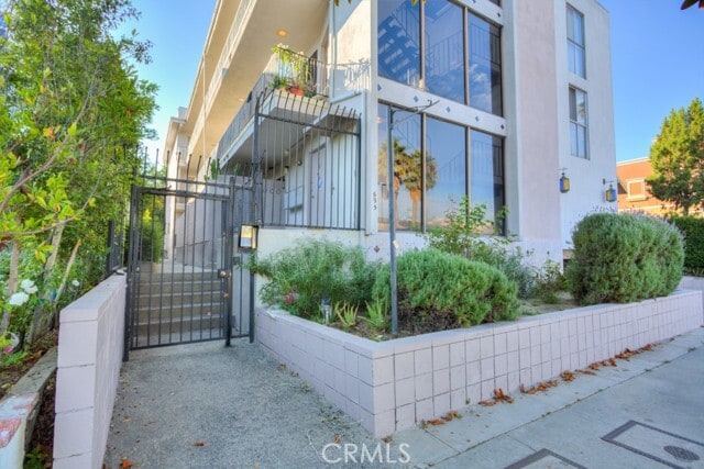 Photo - 695 S Norton Ave Unidad 202