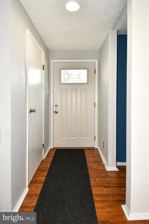 Building Photo - 8335 Windfall Rd Rental