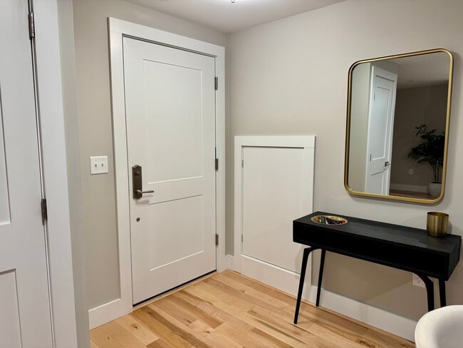 Apt. entrance - 45 Market St Unit .3
