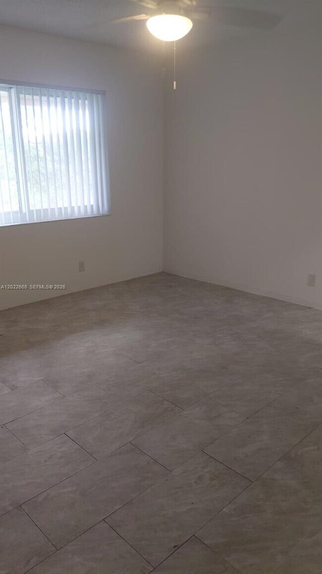 Photo - 5420 NW 11th St Unit 307