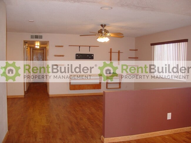 Photo - 14104 Turner Pl NE