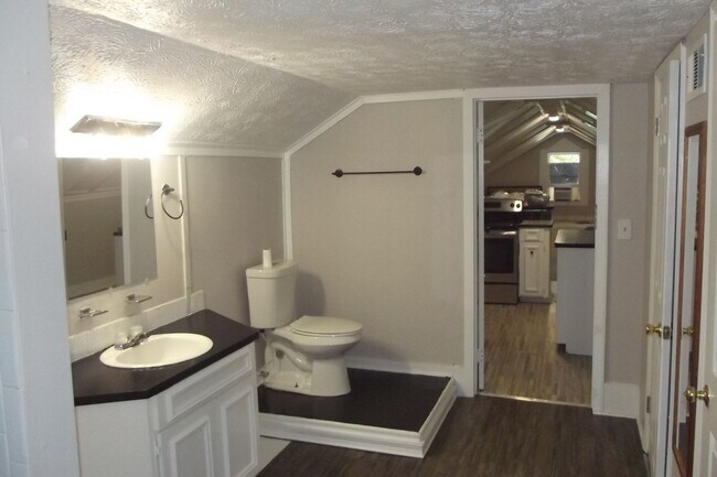 Photo - 15th Ave 2023**Raymer Unidad 15th Ave 2023  C**Raymer