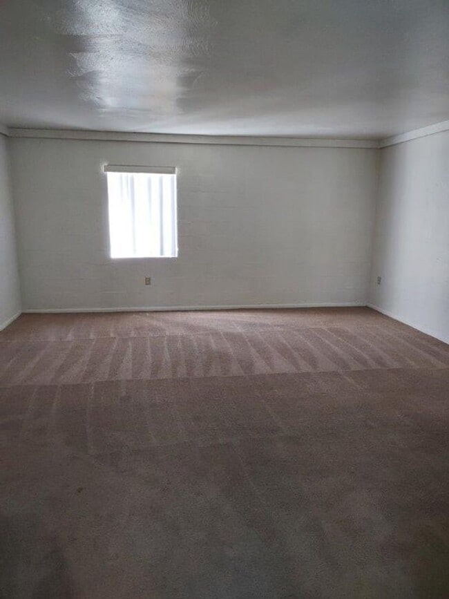 Photo - LOS BLANCOS-ALL UTILITES INCLUDED!!