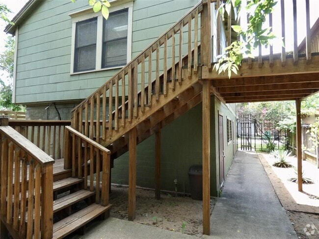 Building Photo - 4921 Maxie St Rental