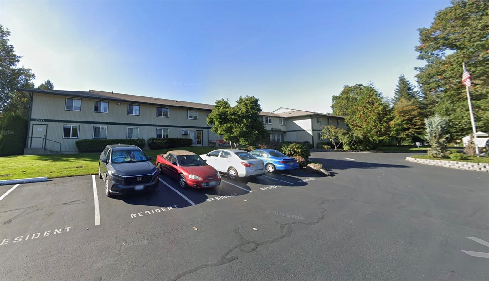 Photo - 280 Sylvan Way