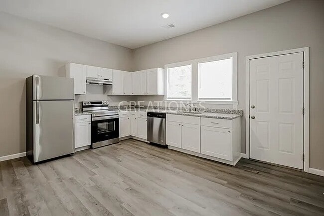 Photo - 113 Sanders St