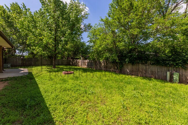 Photo - 2521 N Bleckley