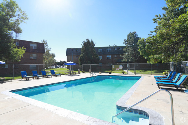 Garden Center Apartments