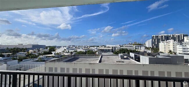 Building Photo - 1800 Collins Ave Unit 8A Rental