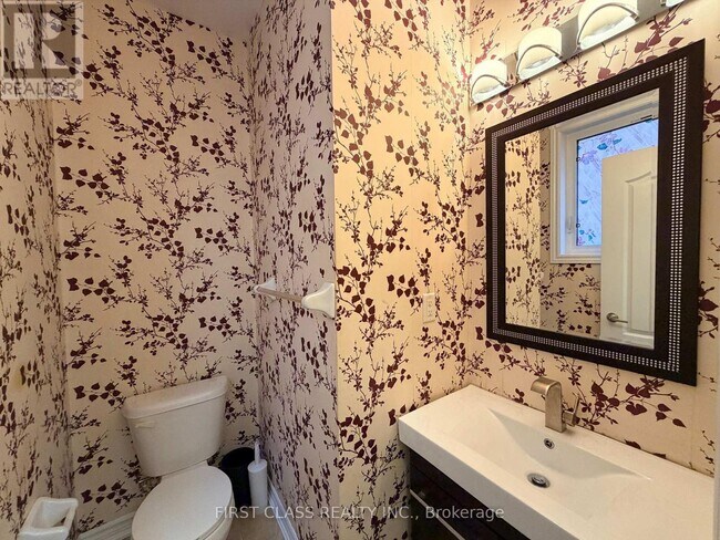 Photo - 70 Livante Ct