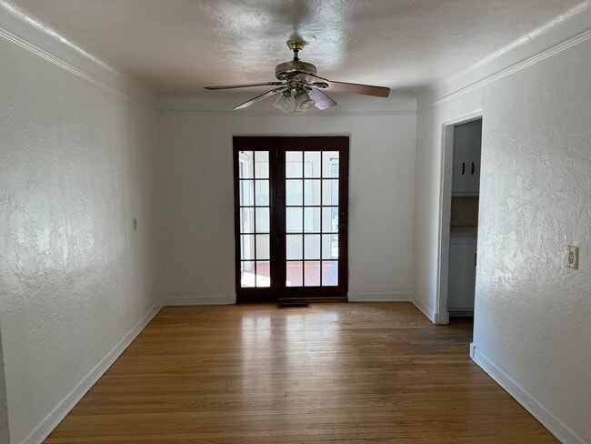 Photo - 3 Br, 2 Bath, comes with kitchen appliance...