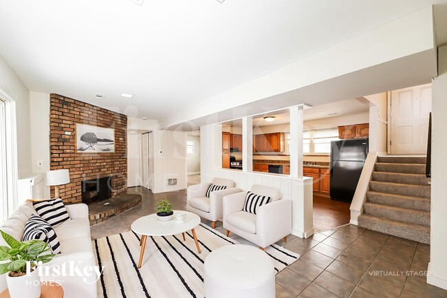 Photo - 752 W Hawley St