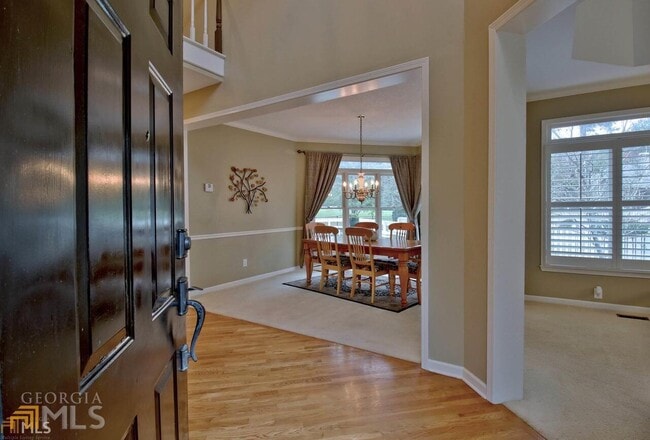 Photo - 404 Burgess Point