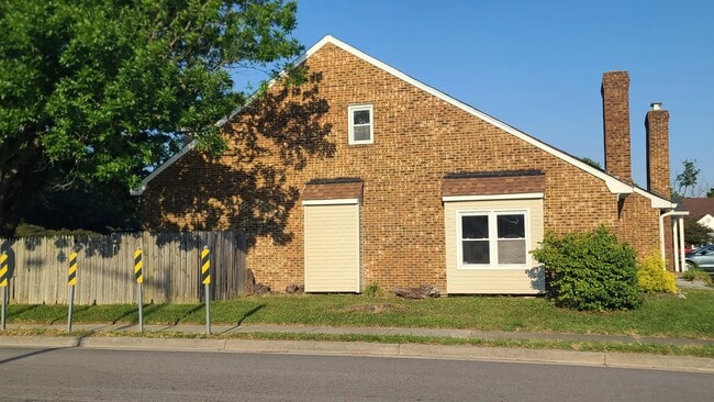 Photo - 1120 Crist Pl