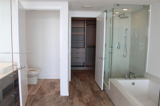 Photo - 650 NE 32nd St Unidad 3703