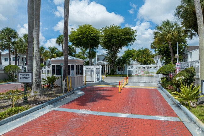 Photo - Antigua at Country Club of Miami