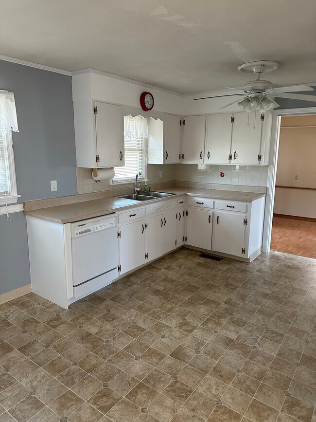 Photo - 404 N Gilmer Park