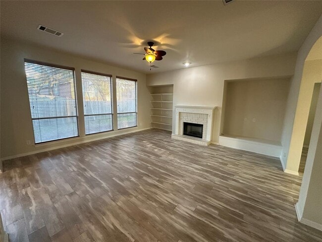 Photo - 2745 Lake Forest Dr