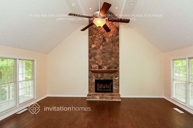 Photo - 223 Manchester Dr