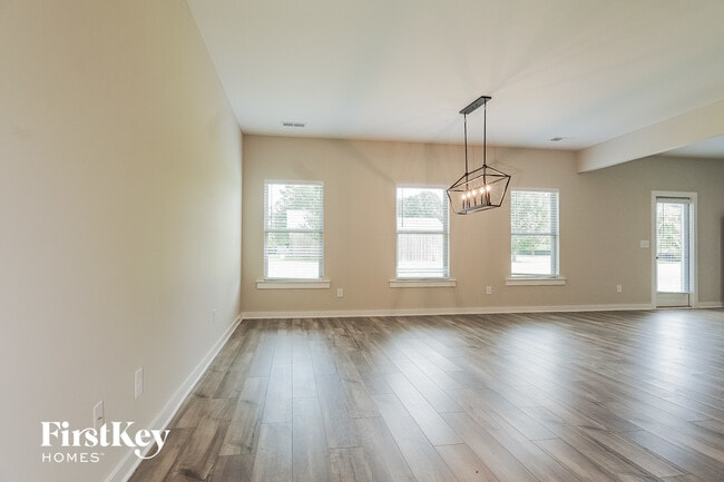 144 Crossroads Cir