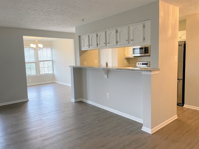 Building Photo - 13107 Briarcliff Ter Unit 208
