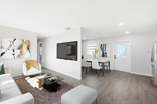 Photo - 6521 S Englewood Ave