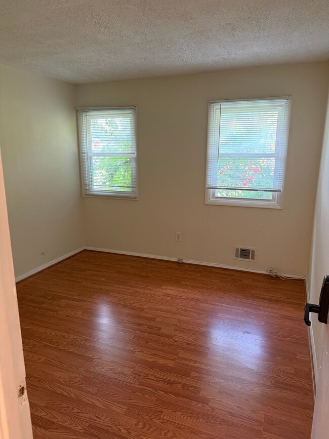 Photo - 9083 Meadow Heights Rd