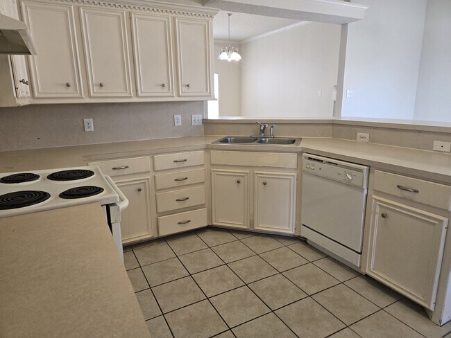 Photo - 5121 Albany Ave