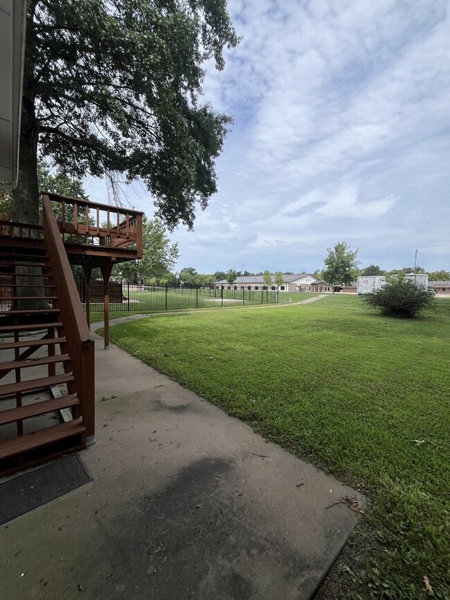 Photo - 835 E Gay St