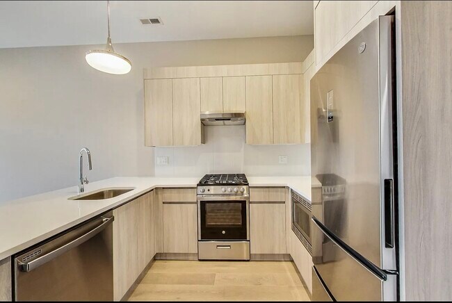 Photo - 3757 N Sheffield Ave