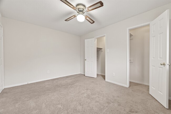 Photo - 2002 Foundary Dr