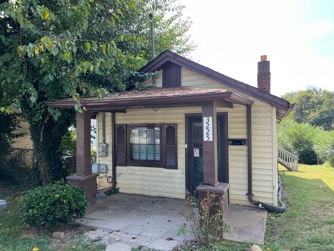 Building Photo - One Level House off Campbell Avenue