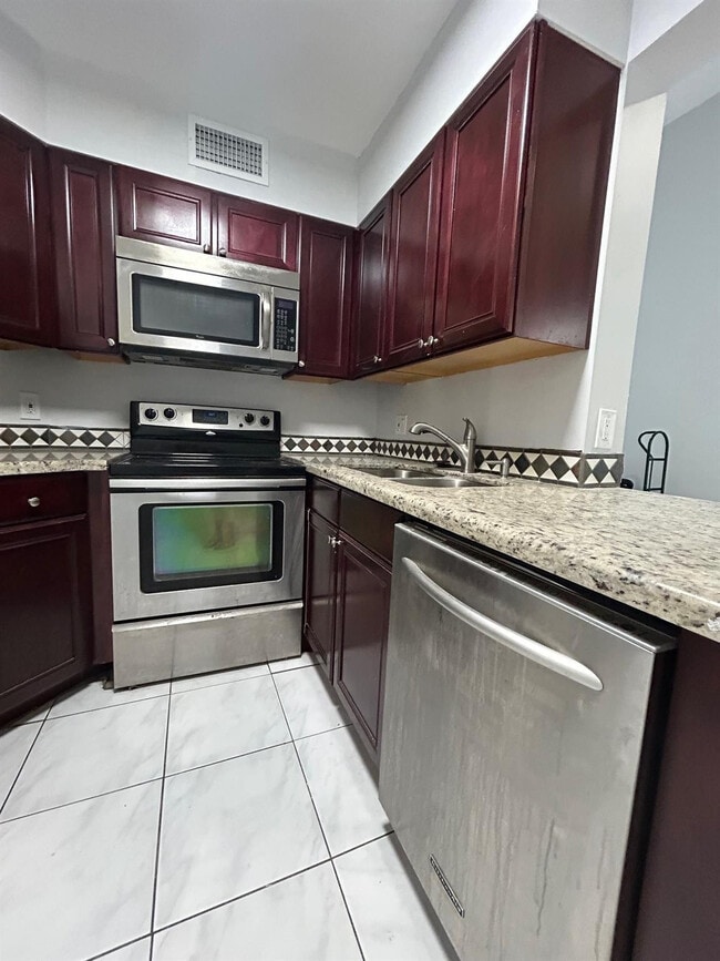 Photo - 211 Lake Pointe Dr Unit 212