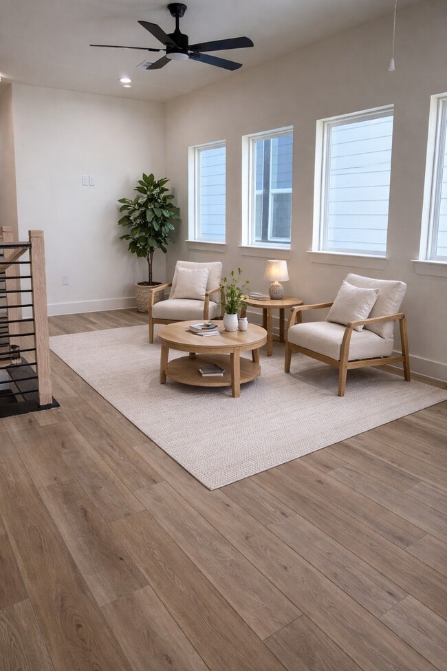 Photo - 7115 England St