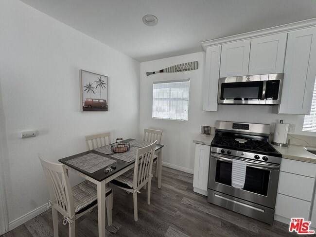 Photo - 748 W Washington Blvd