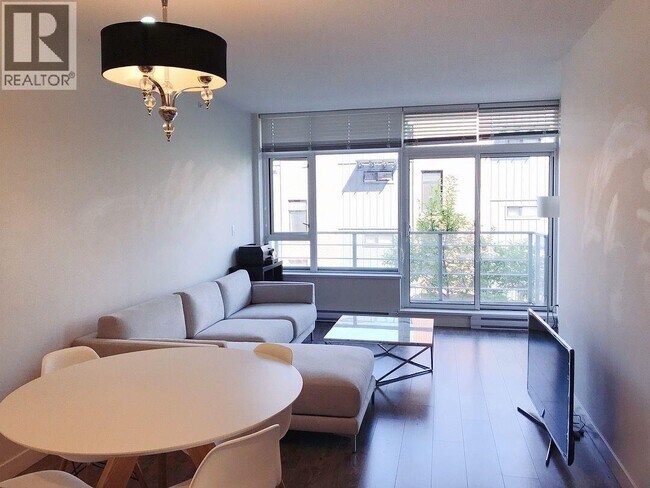 Photo - 2788 Prince Edward St Unité 301